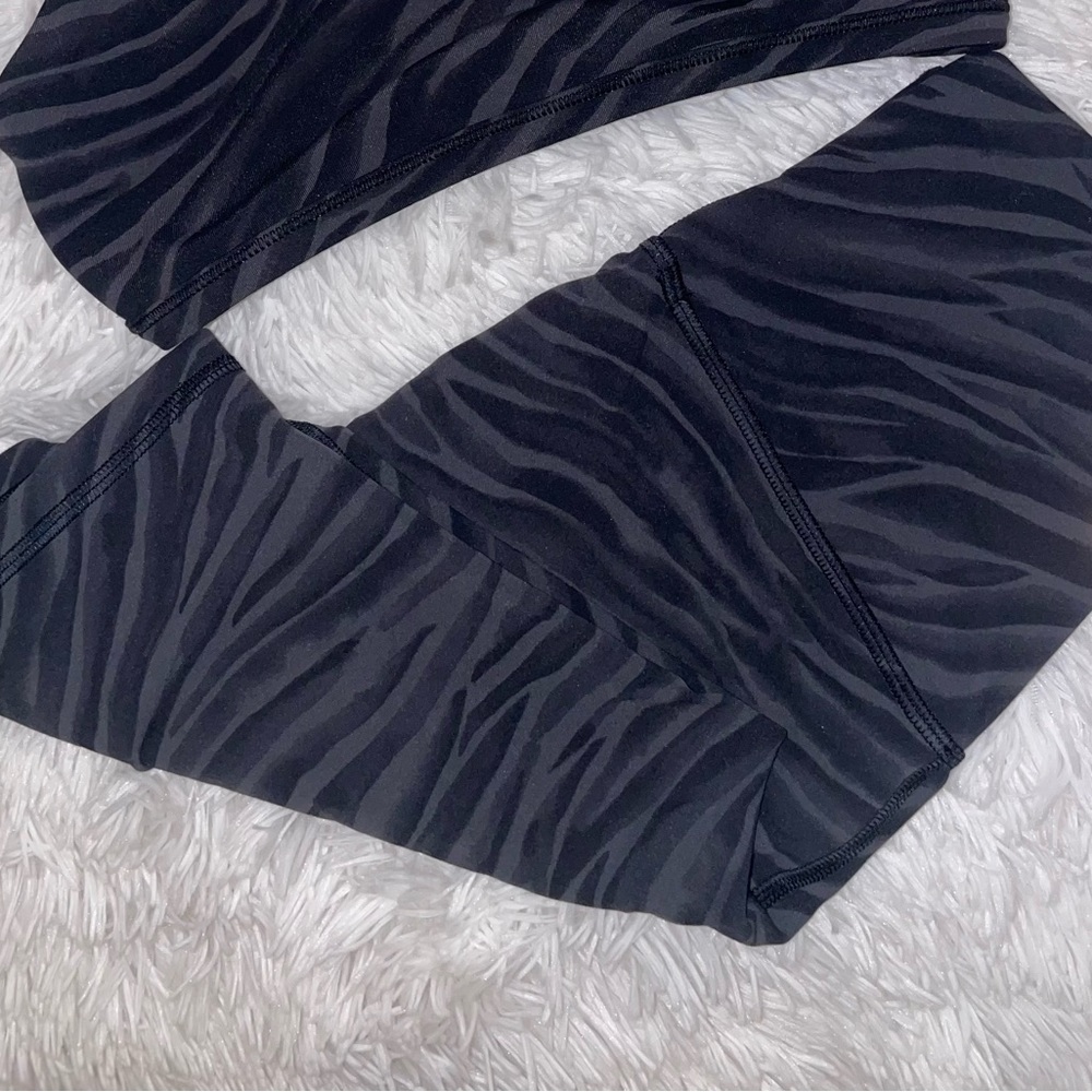 lululemon align shorts size 4 8” in zebra print